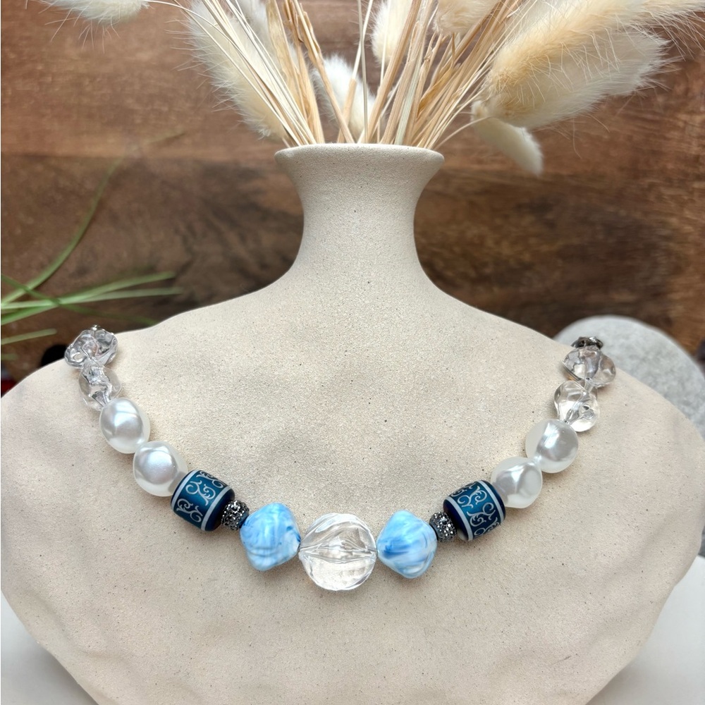Necklace Gardgy chunky statement Blue White clear Beaded pearl ethnic boho
